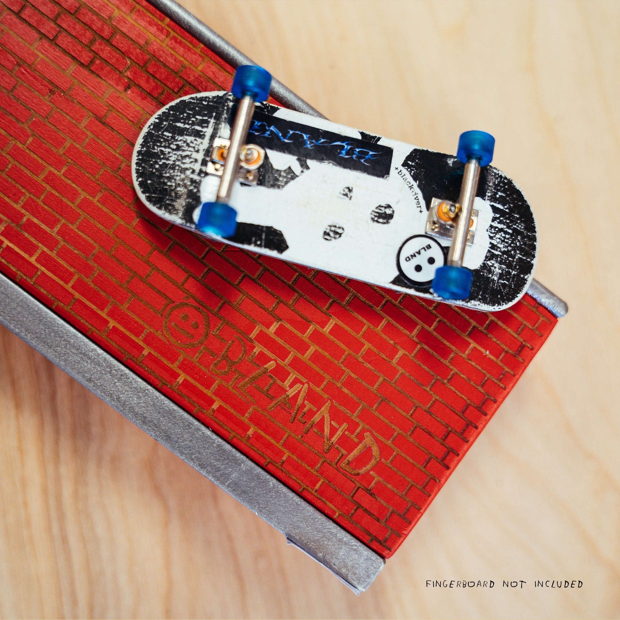 Bland Fingerboard Obstacle - Faux Brick Box