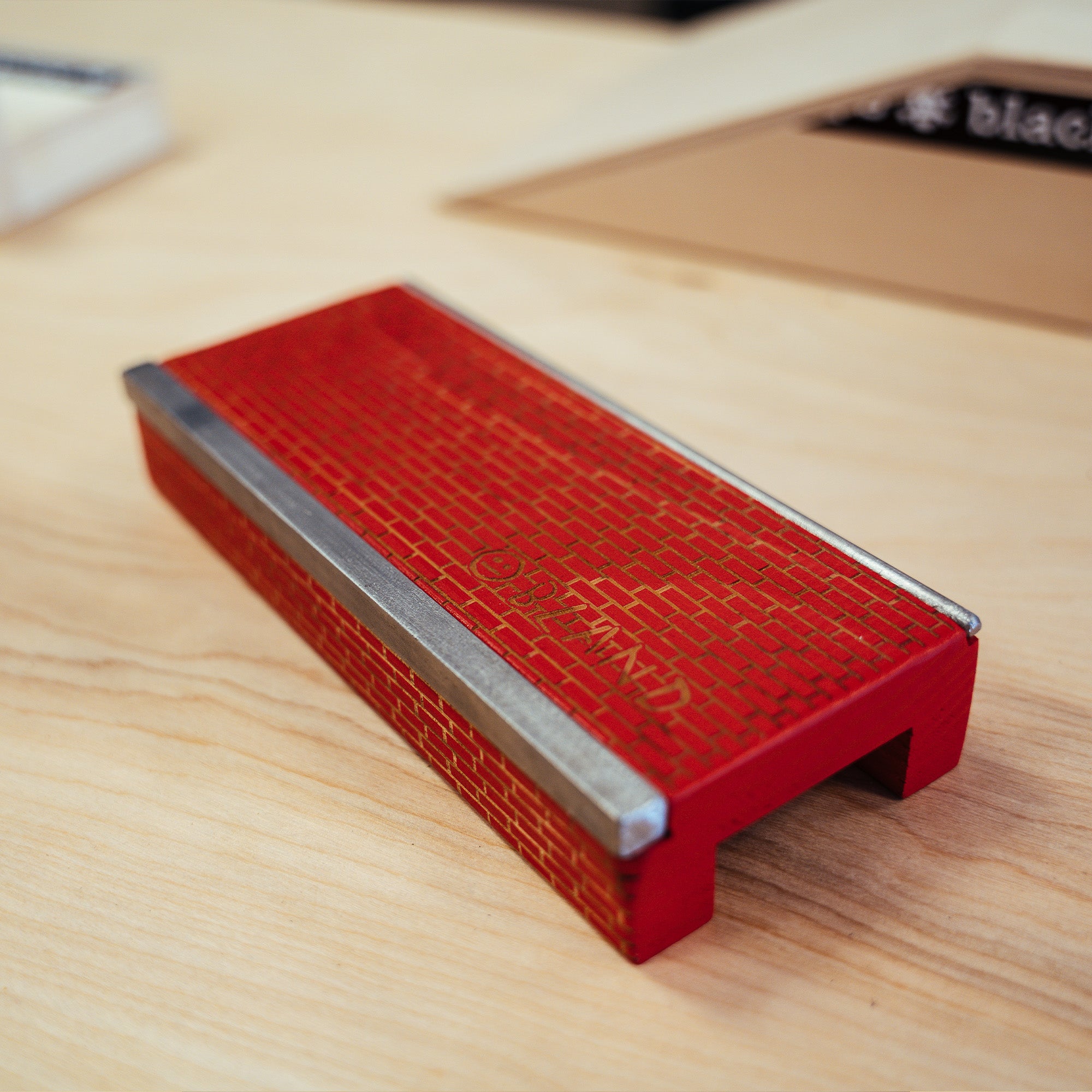 Bland Fingerboard Obstacle - Faux Brick Box