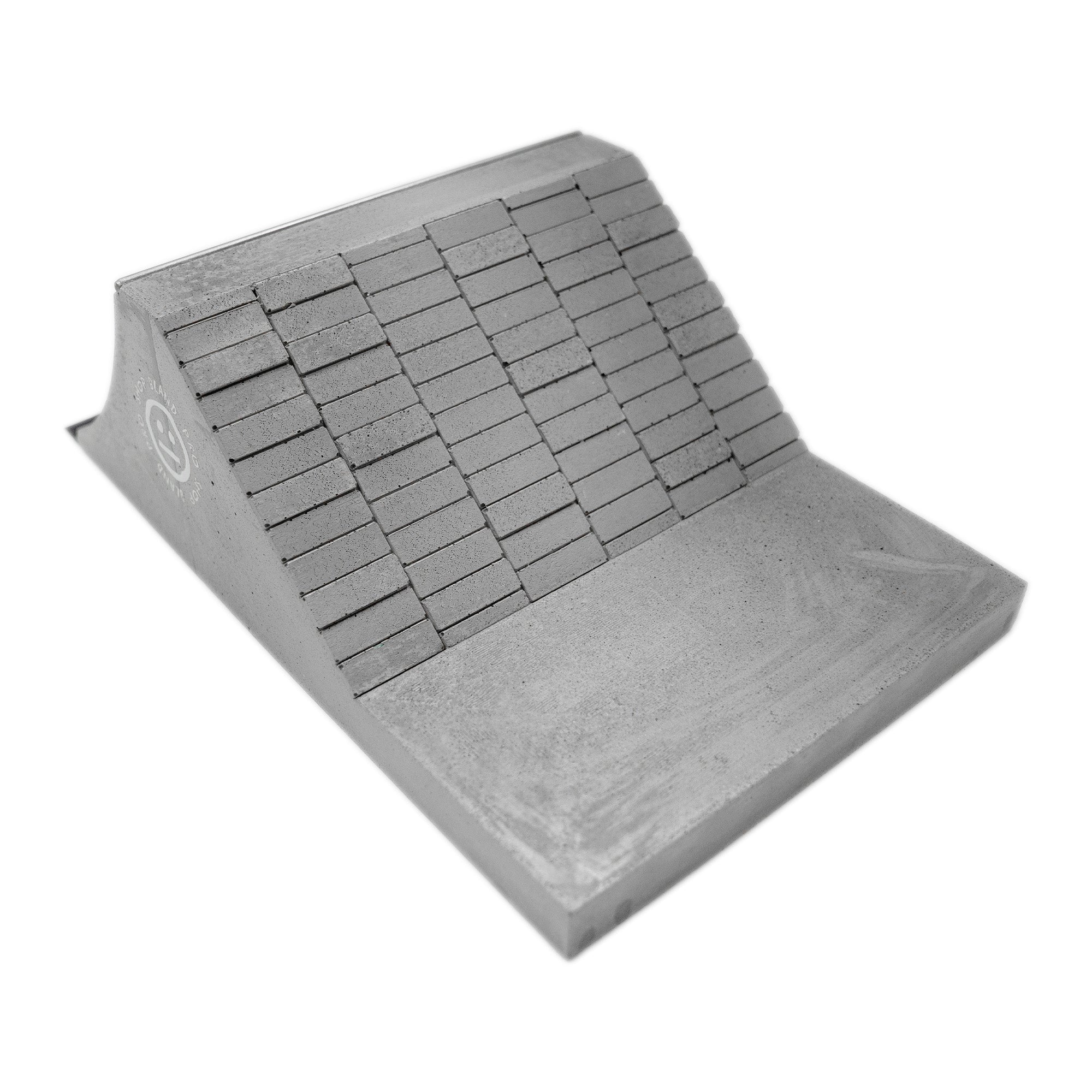 Bland Fingerboard Obstacle - Desktop Destroyer