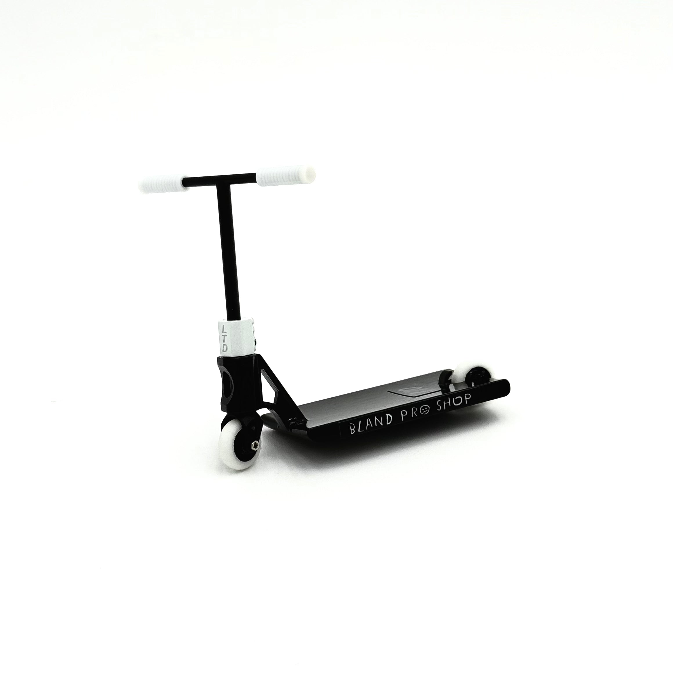 Fingerscoot LTD x Bland Fingerscooter Pro Model Complete #1