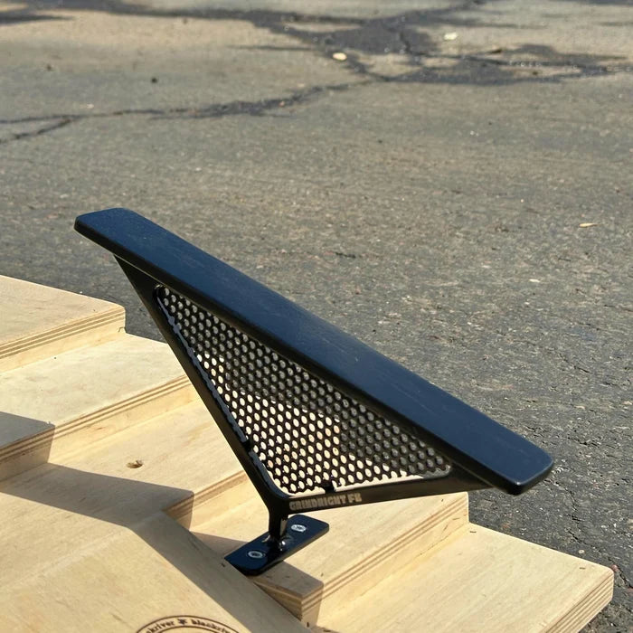 Grind Right Fingerboard Rail - The Floater